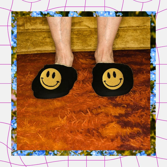 rave kimono, checkered kimono, wonderland enm, wonderland swingers, wonderland community, wonderland dating, kimonos, rave wear, festival finds, festival outfits, unisex robes, swinger robes, swinger slippers, burner slippers, smiley slippers, happy slippers
