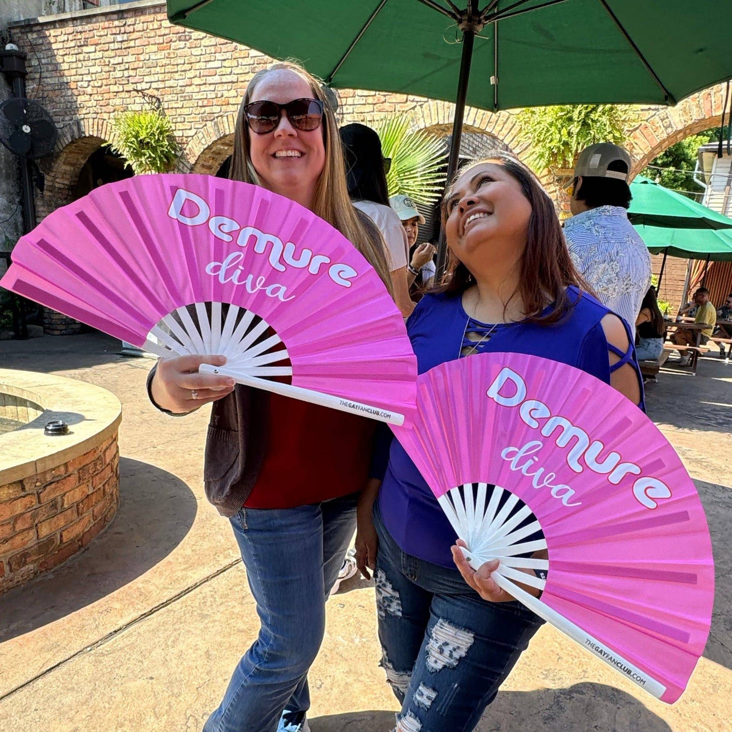 Demure Diva Rave Fan